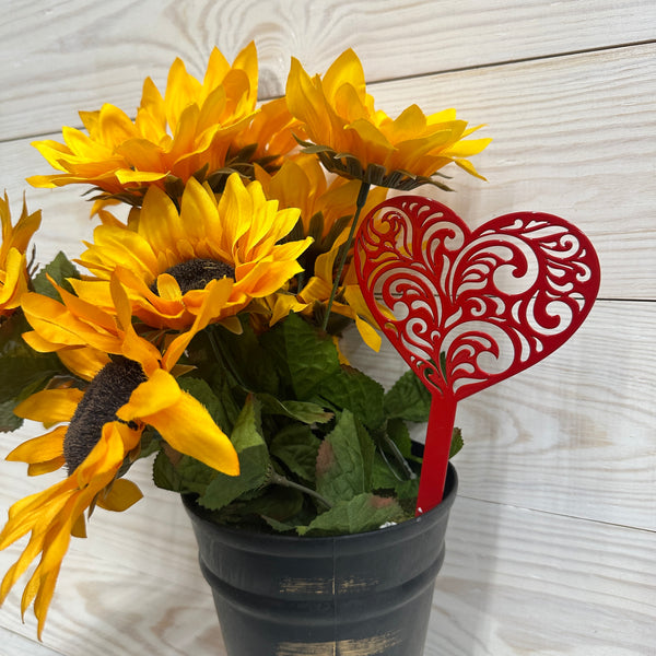 Outdoor Metal Heart Yard Stake - Valentine Day Decor- Paisly Scrolled Heart-Heart Shaped Yard Art-Lawn Art-Yard Sign